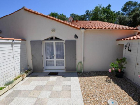 Maison rénovée pour 4 pers, proche plage/la mer, WIFI, BBQ, parking, calme près pistes cyclables - FR-1-705-18